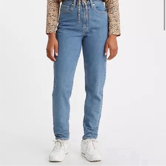 Levi’s High Waist Taper Jeans - Picture 1 of 5